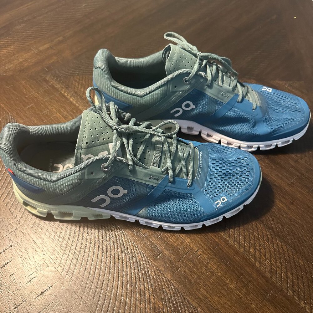 Mens Size 9 On Cloud Athletic Shoes